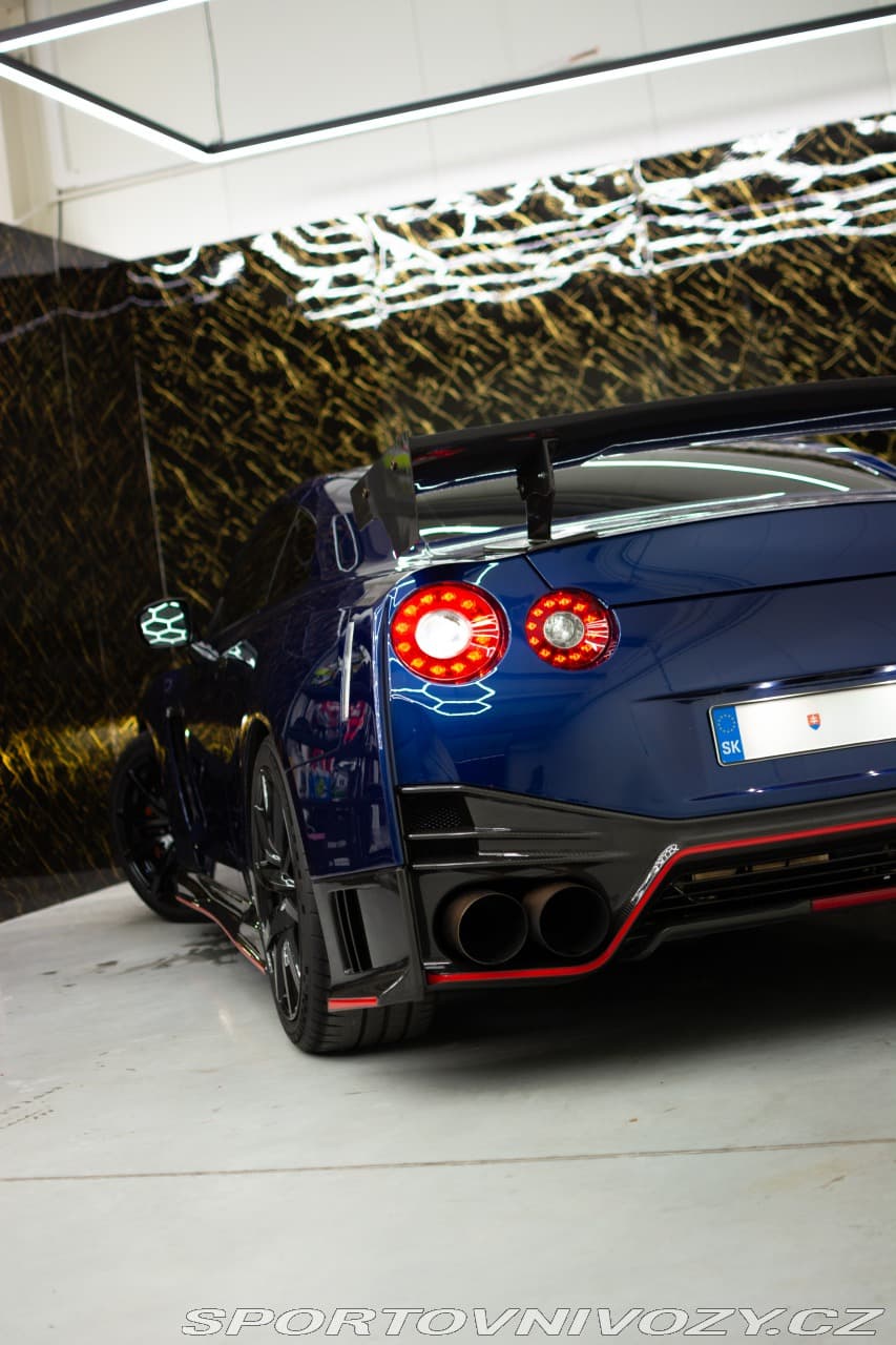 2012 Nissan GT-R - 7