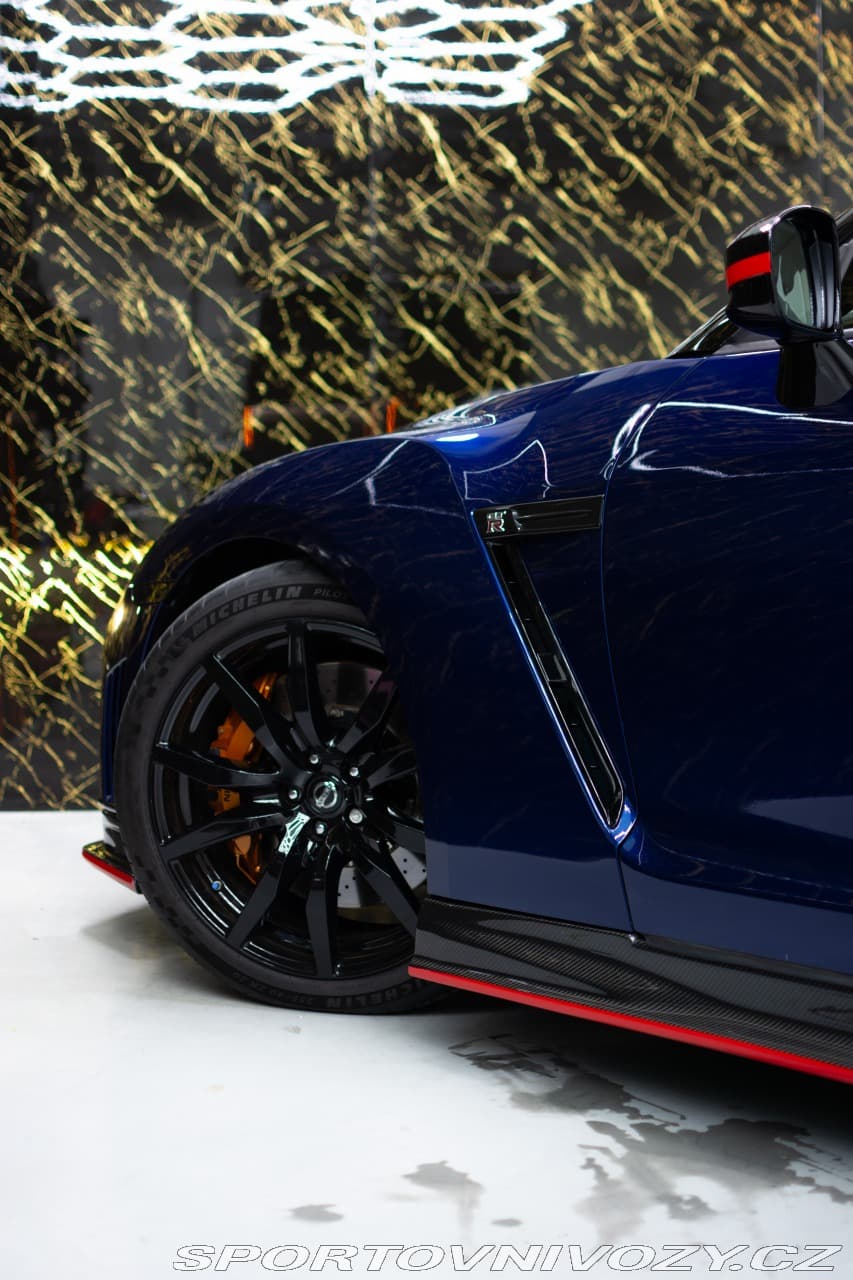 2012 Nissan GT-R - 8