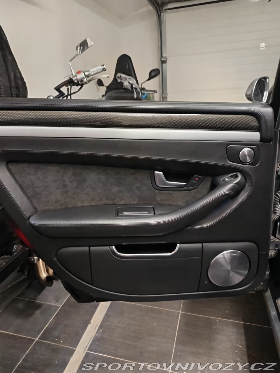 2008 Audi S8 - 20
