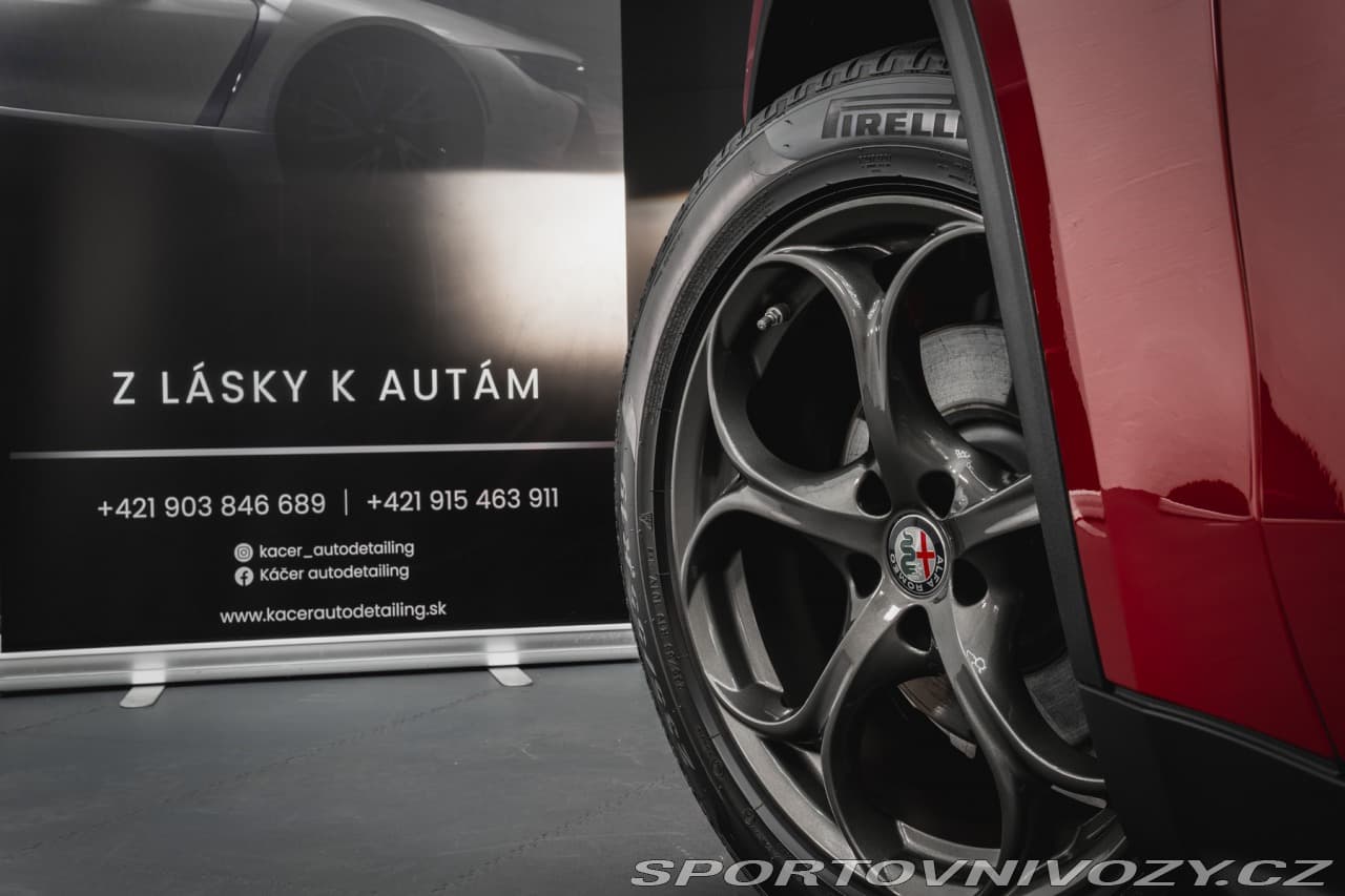 2018 Alfa Romeo STELVIO - 11