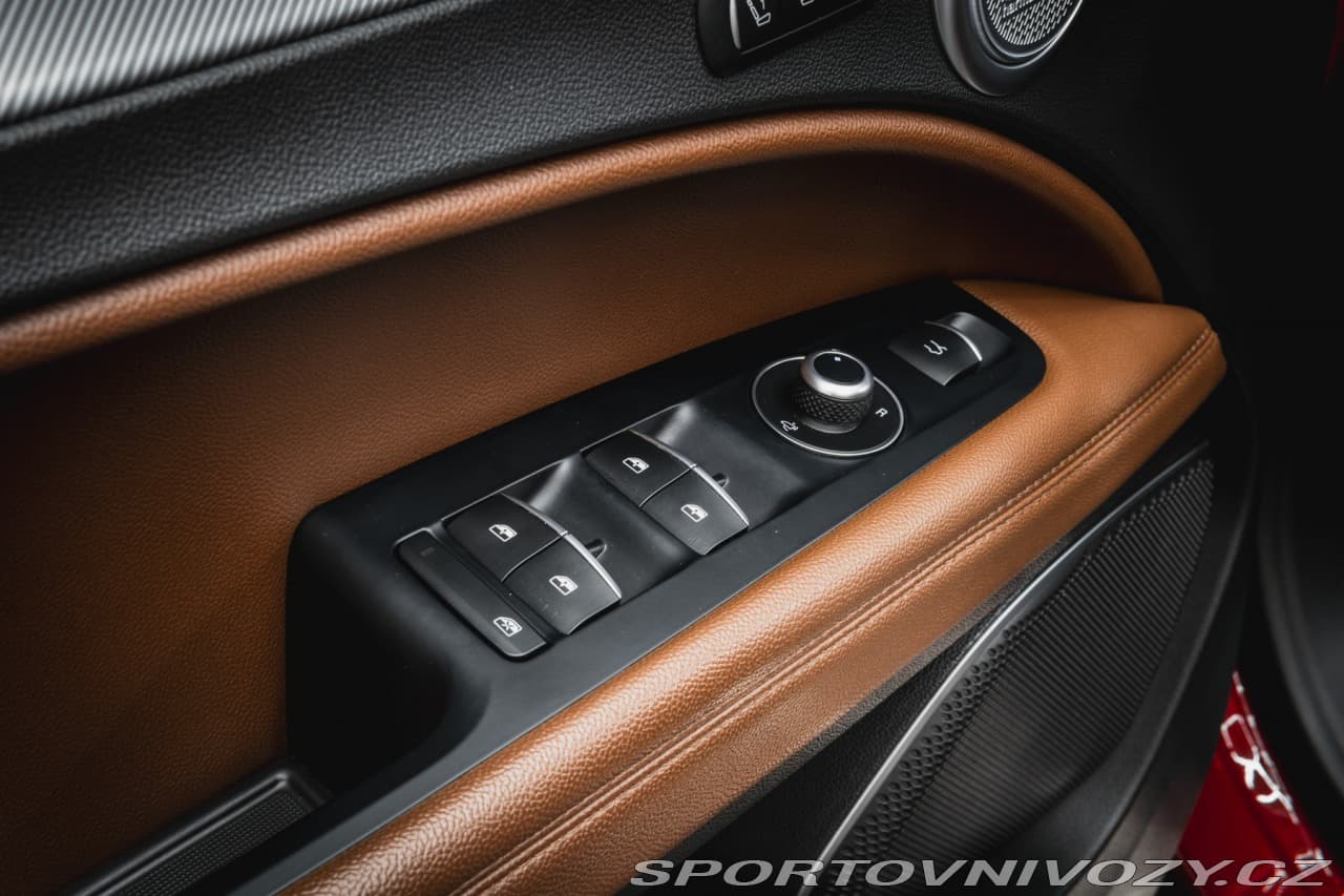 2018 Alfa Romeo STELVIO - 12