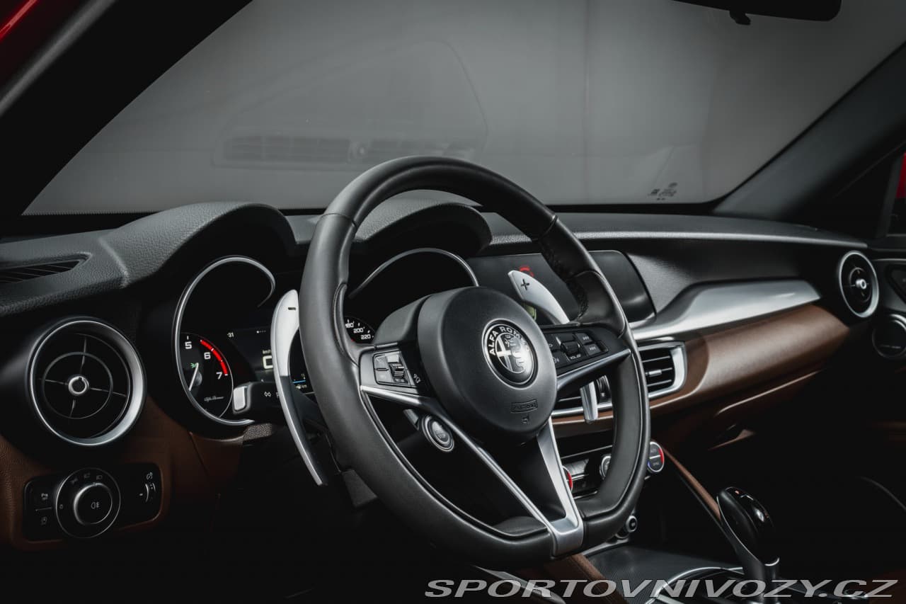 2018 Alfa Romeo STELVIO - 14