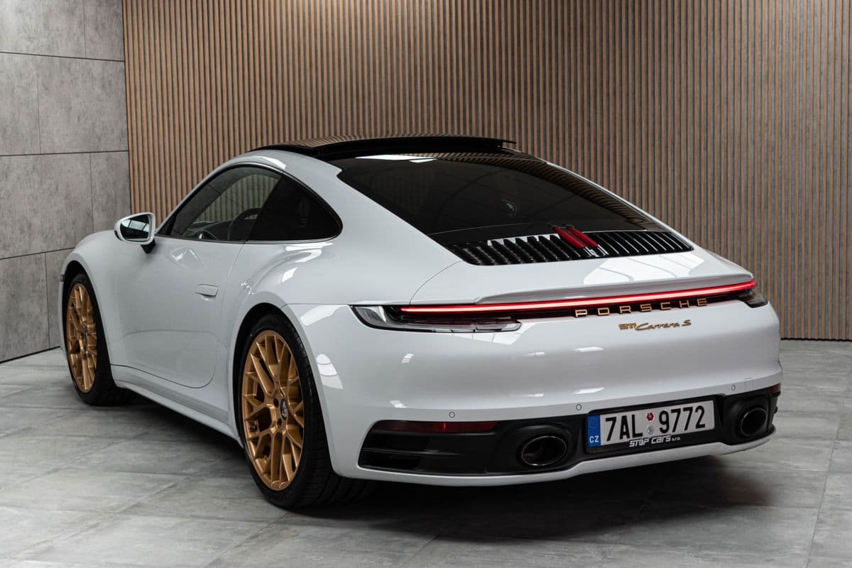 2019 Porsche 911 - 4