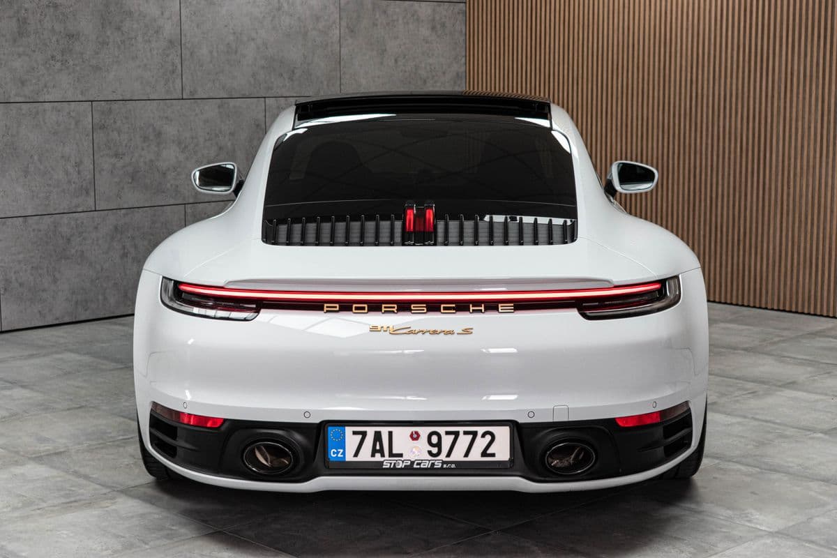 2019 Porsche 911 - 5