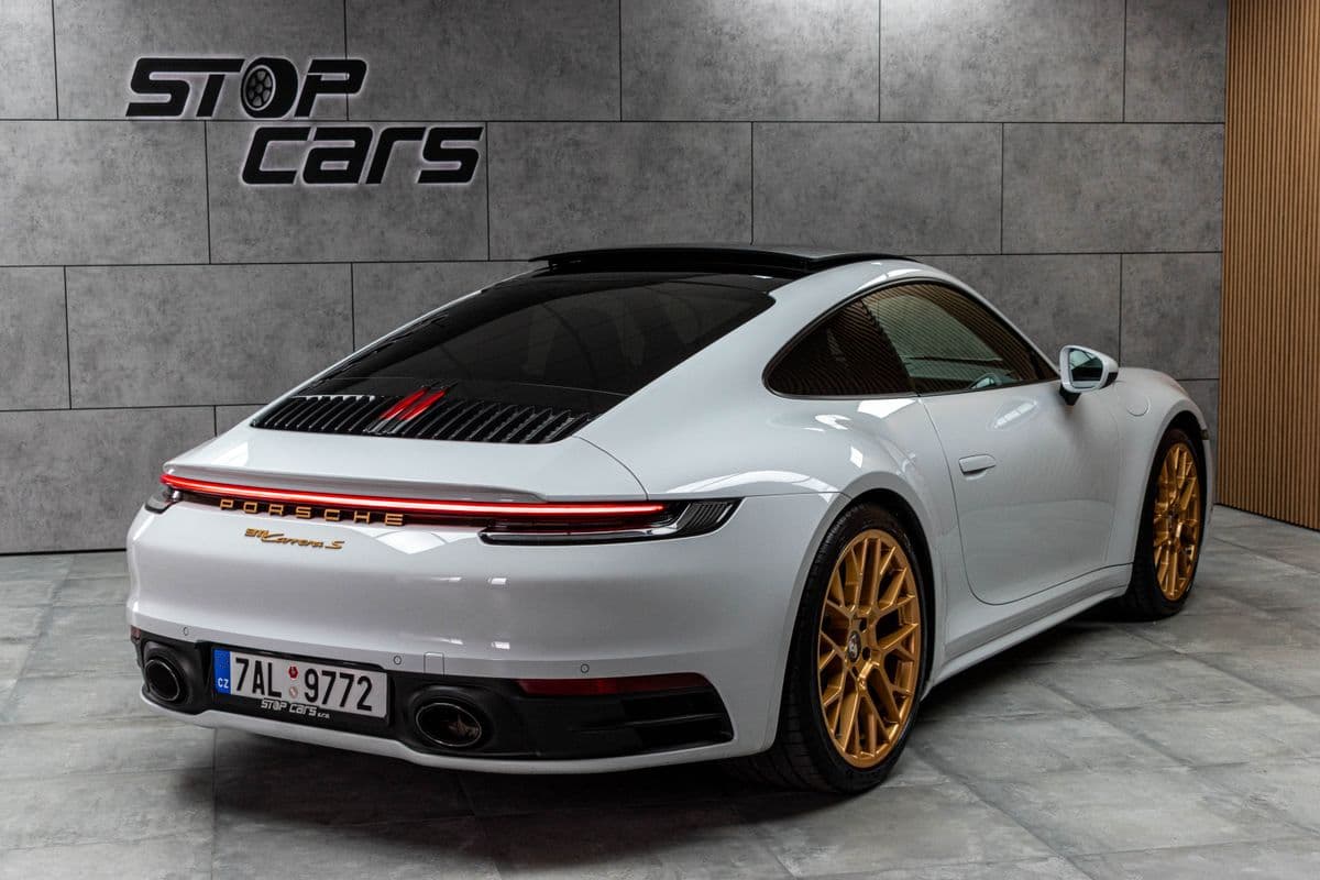 2019 Porsche 911 - 6