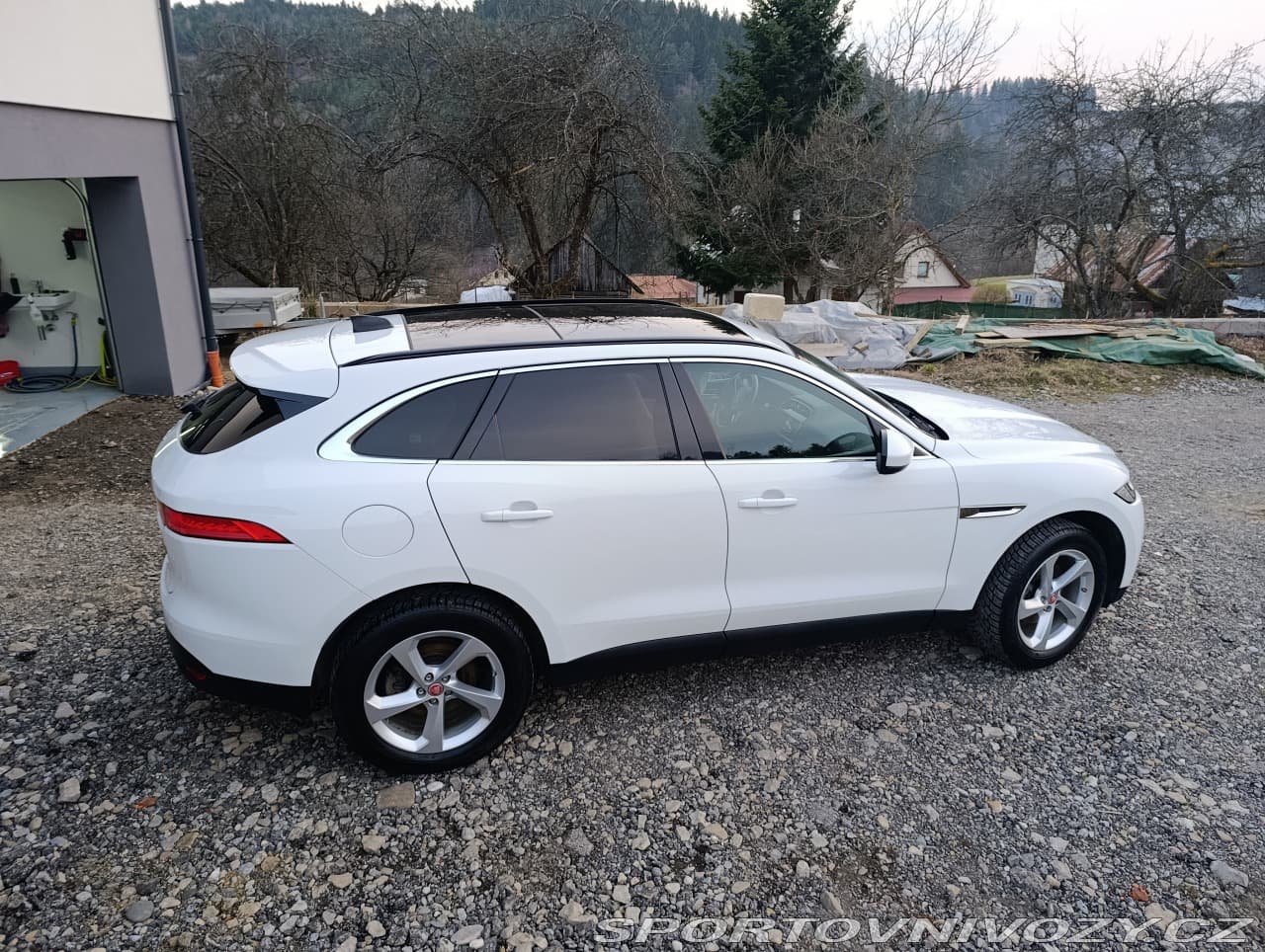 2020 Jaguar F-PACE - 11