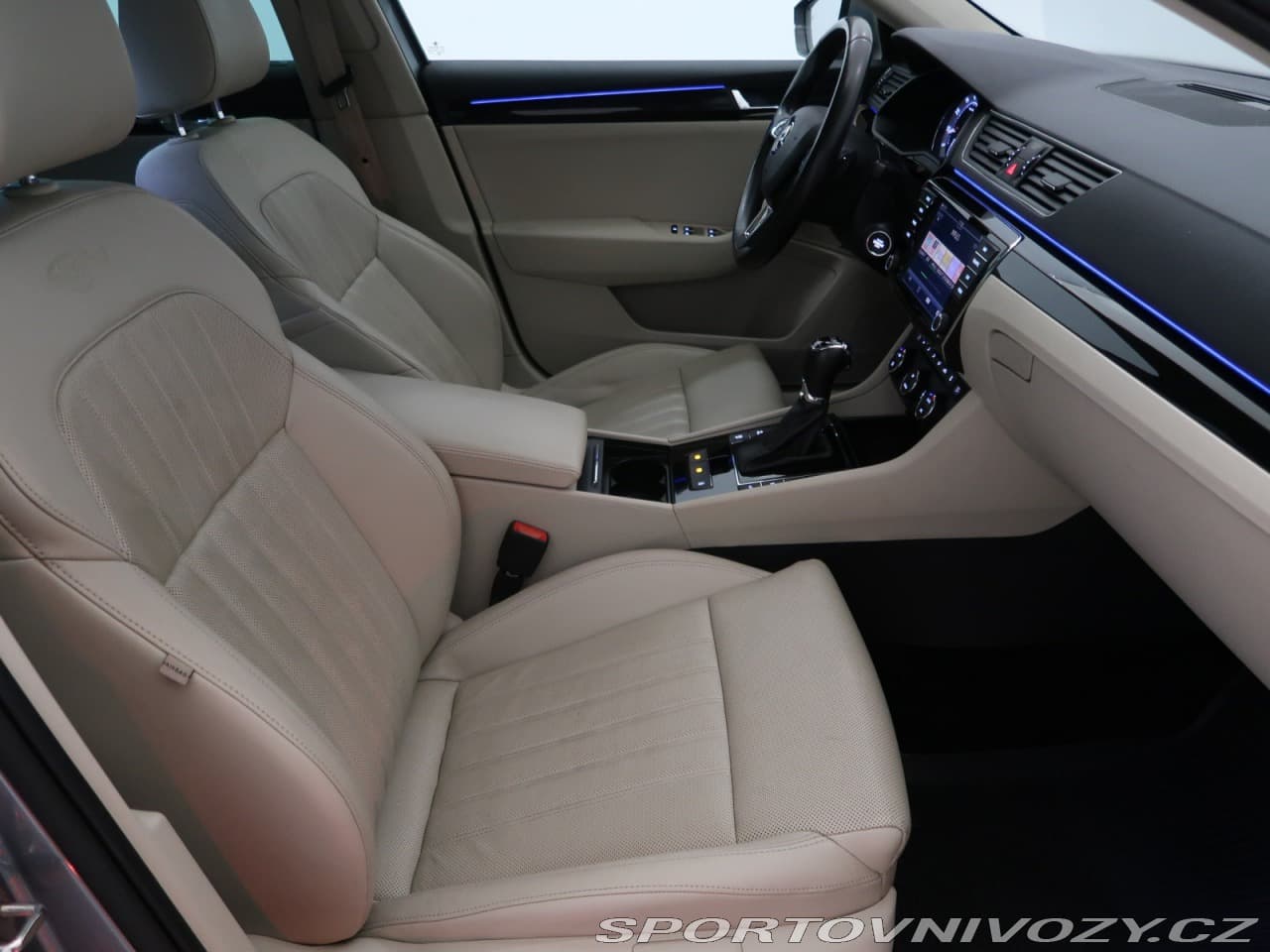 2016 Škoda SUPERB - 9