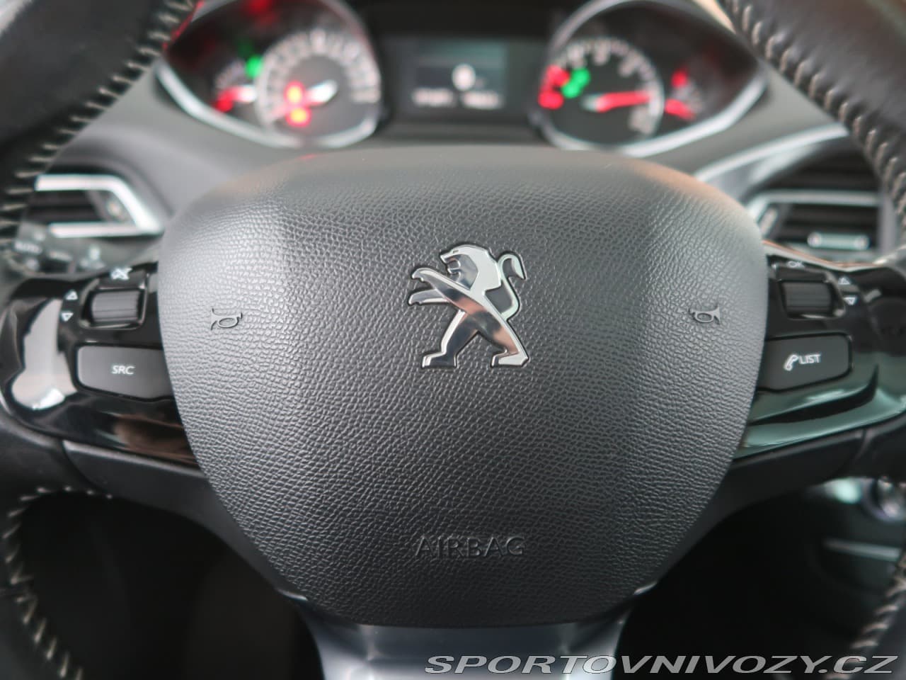 2016 Peugeot 308 - 16