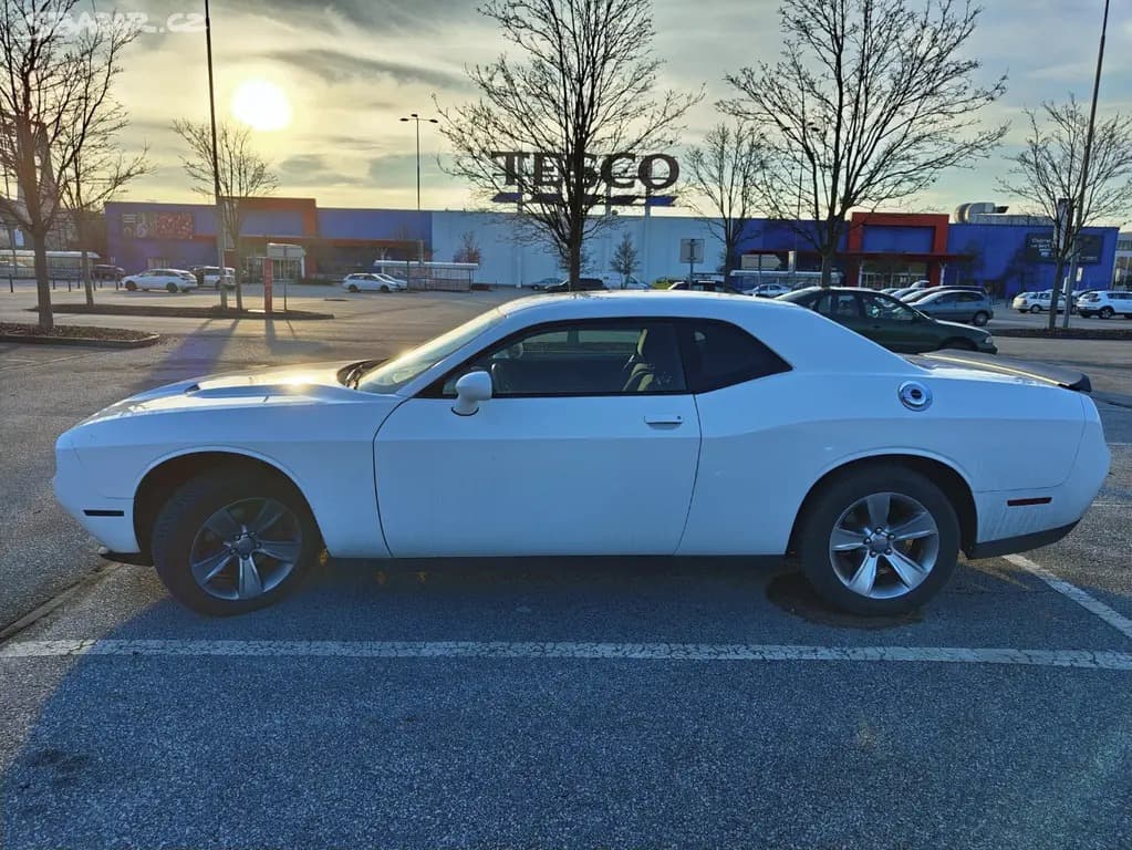 2015 Dodge CHALLENGER - 2