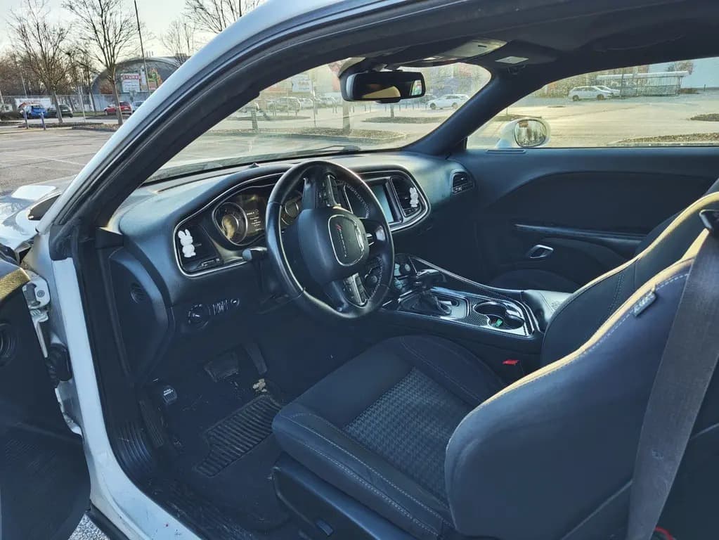 2015 Dodge CHALLENGER - 9