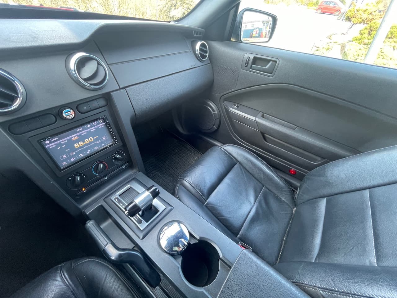 2007 Ford MUSTANG - 9