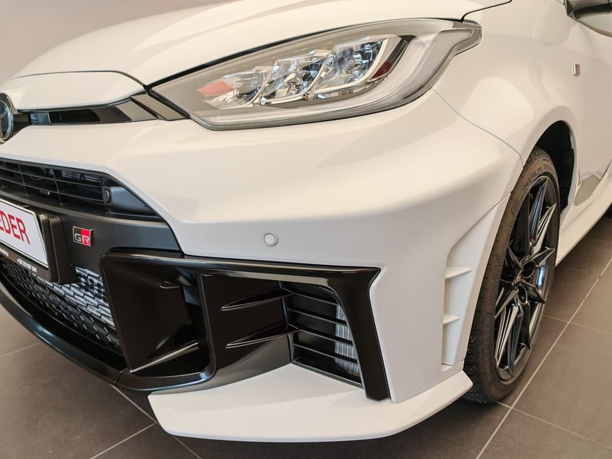 2024 Toyota YARIS - 10