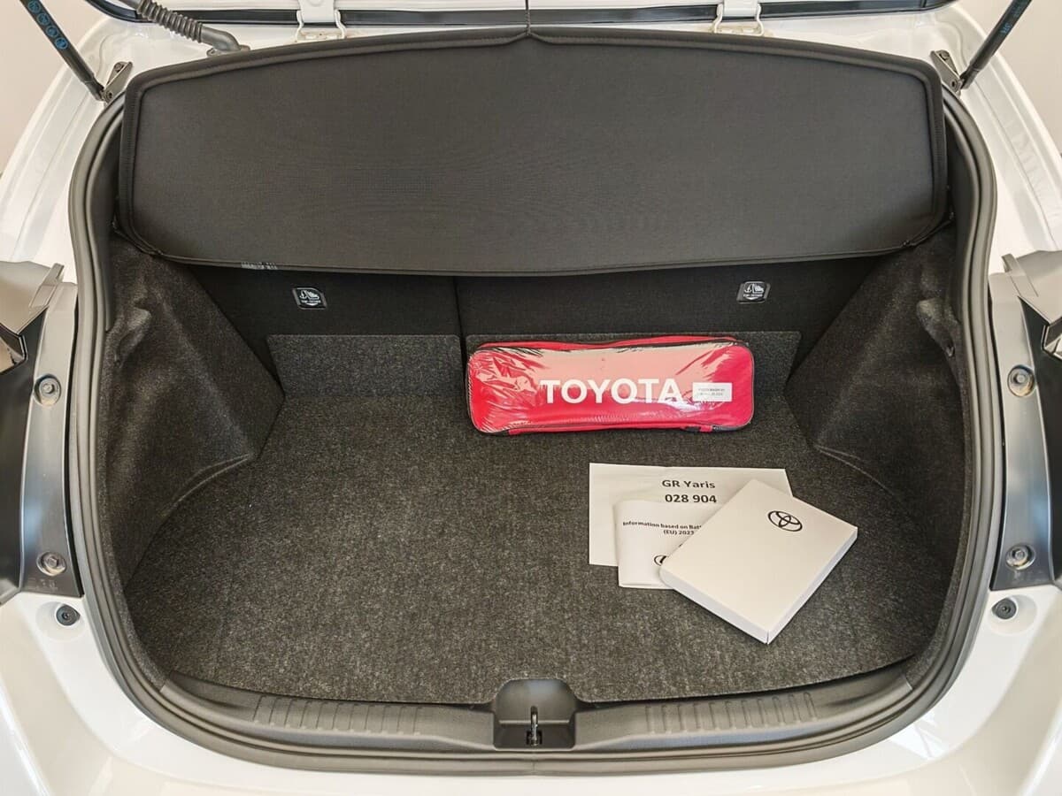 2024 Toyota YARIS - 16