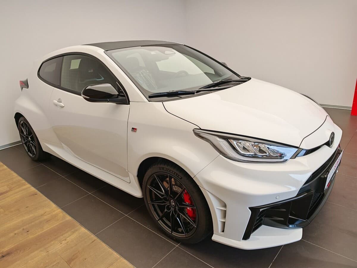 2024 Toyota YARIS - 3