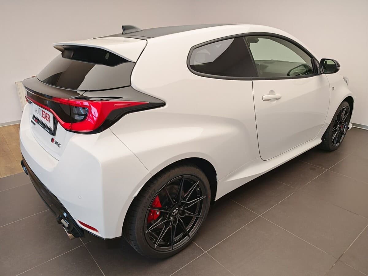 2024 Toyota YARIS - 4