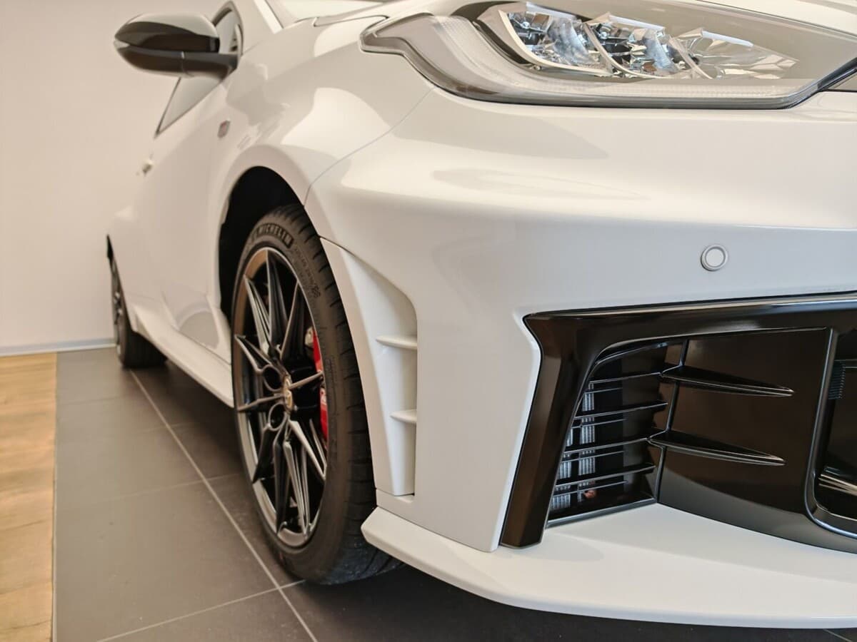 2024 Toyota YARIS - 9
