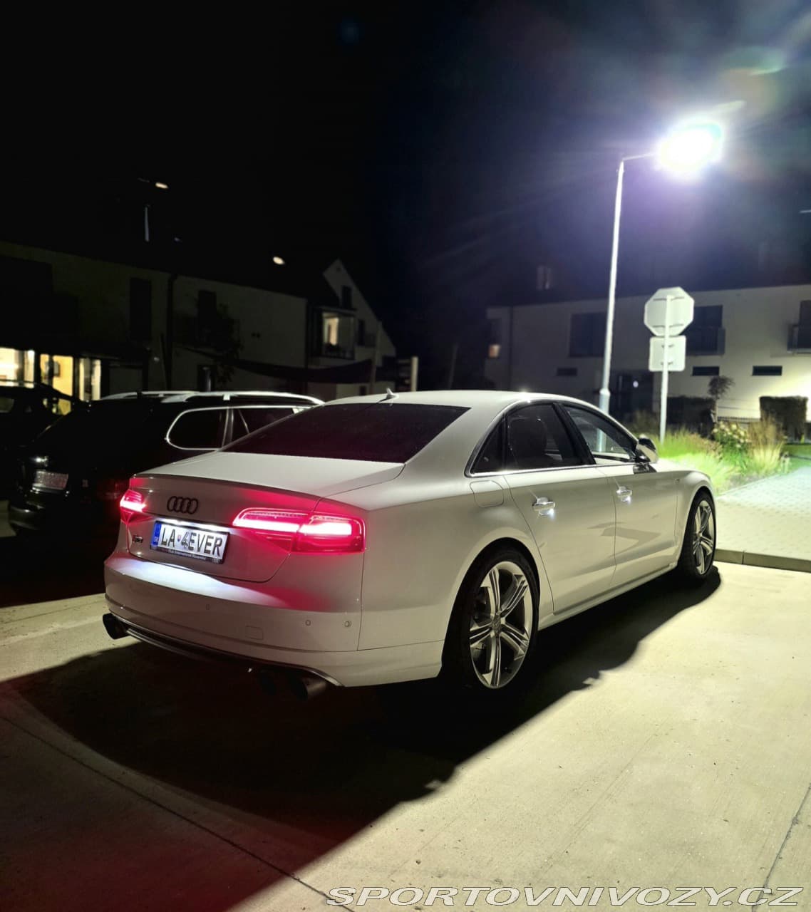 2014 Audi S8 - 3