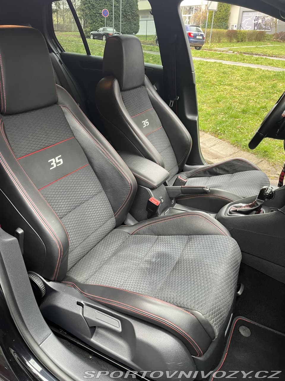 2012 Volkswagen GOLF - 12