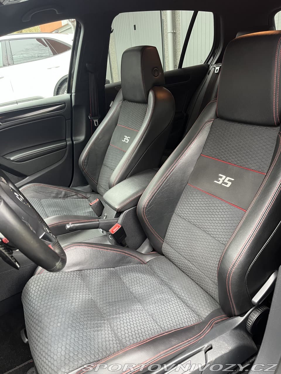 2012 Volkswagen GOLF - 8