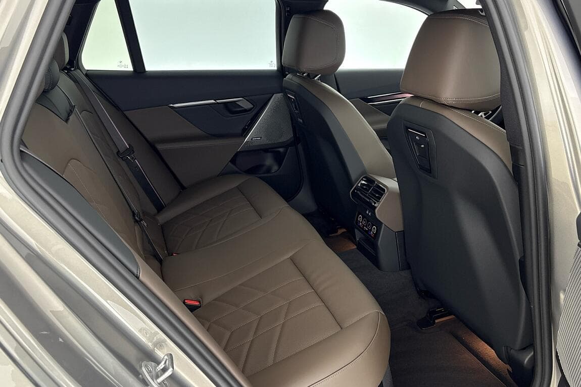2026 BMW 5-SERIES - 12