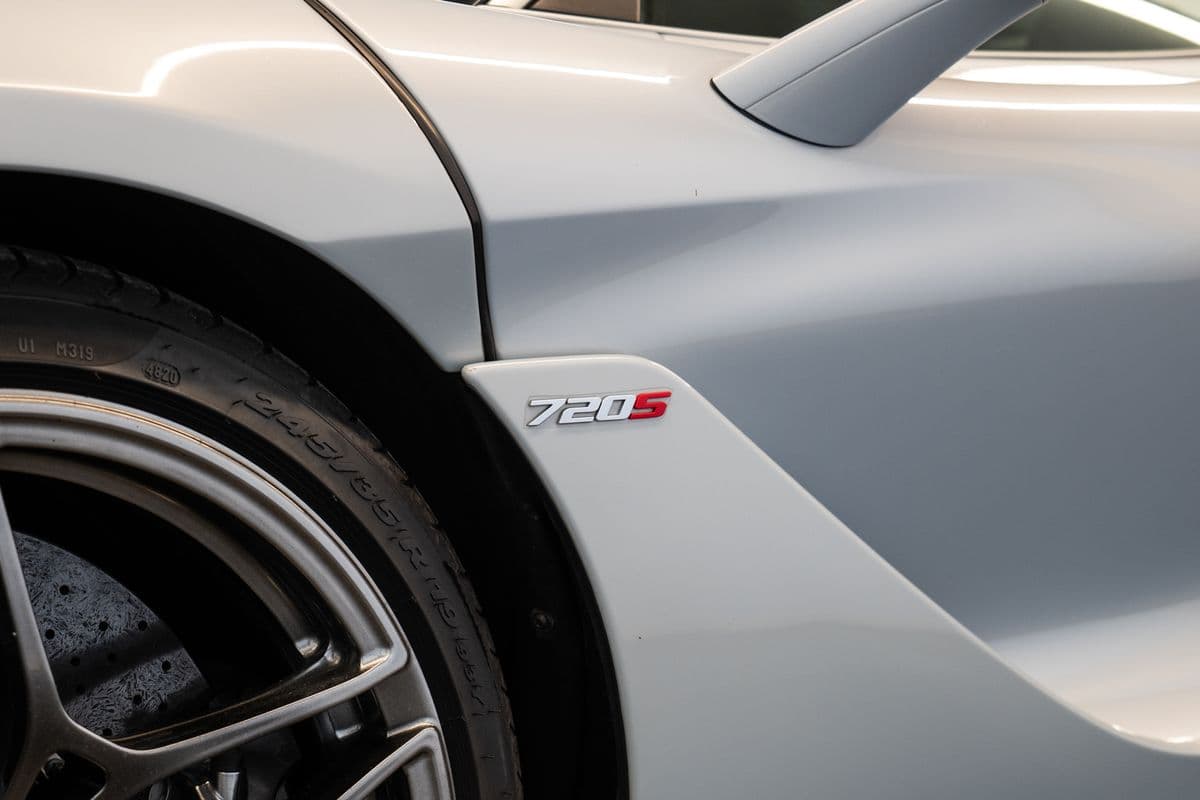 2017 McLaren 720S - 18