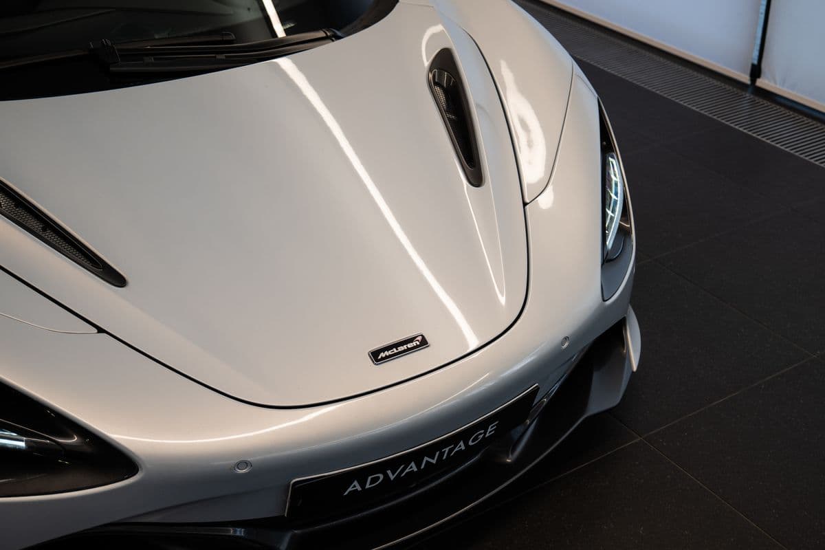 2017 McLaren 720S - 19