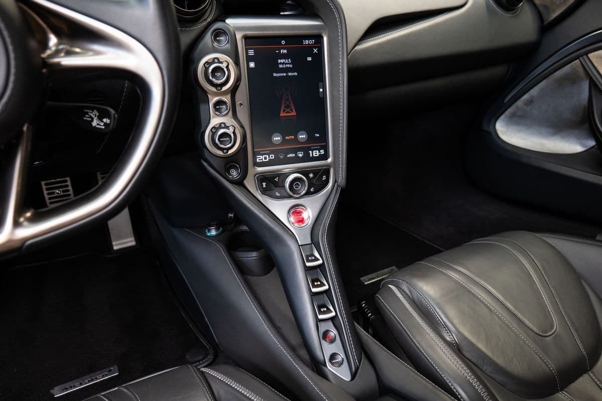 2017 McLaren 720S - 8