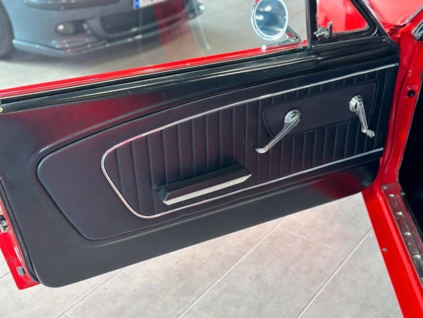 1965 Ford MUSTANG - 12
