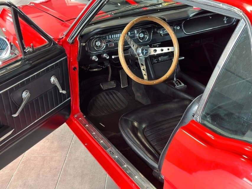 1965 Ford MUSTANG - 13