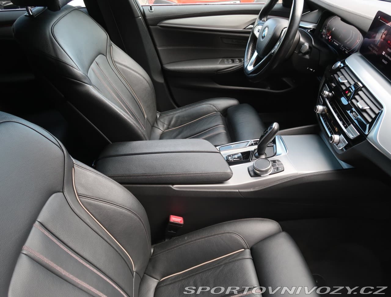 2020 BMW 5-SERIES - 9