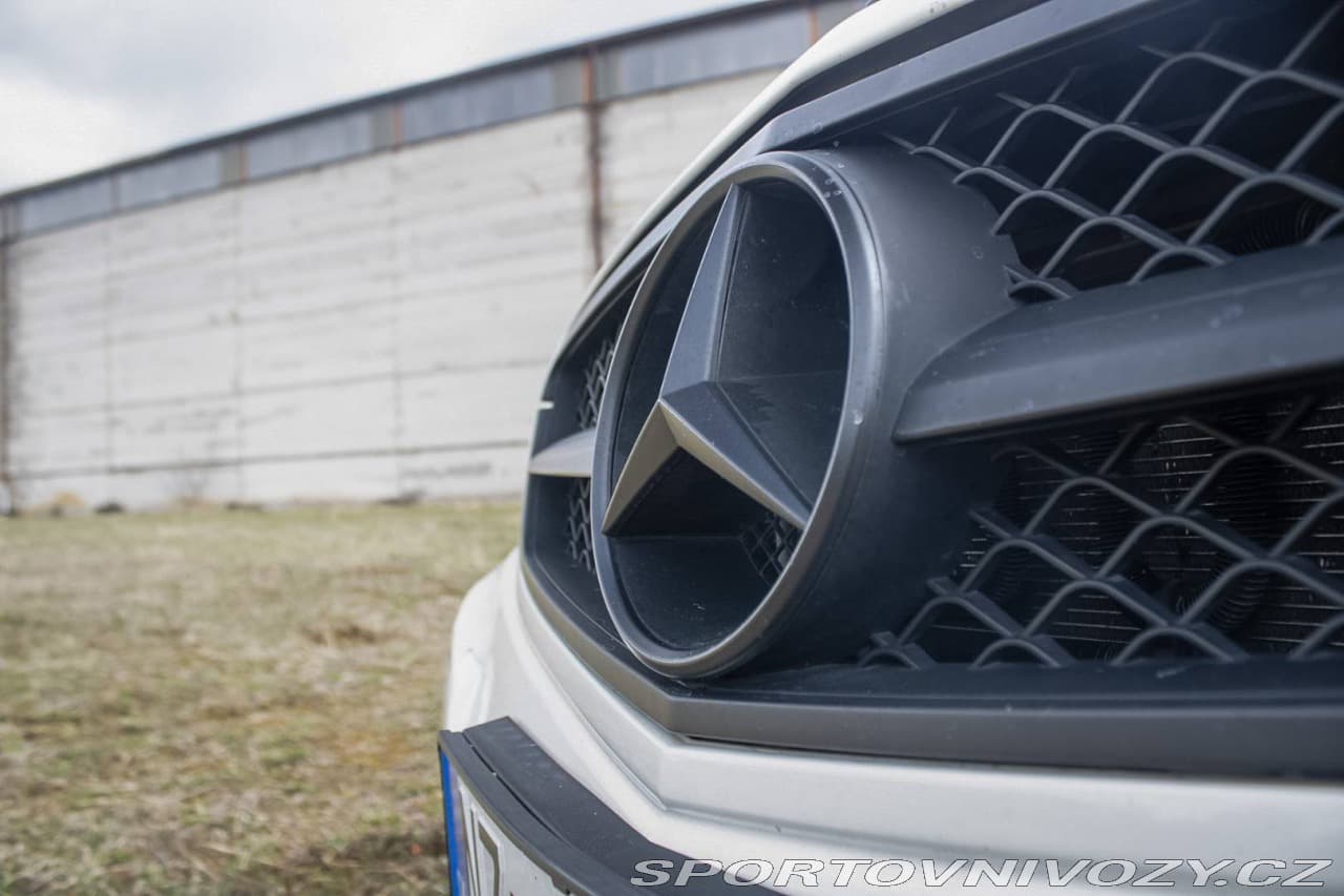 2011 Mercedes-Benz C-CLASS - 11