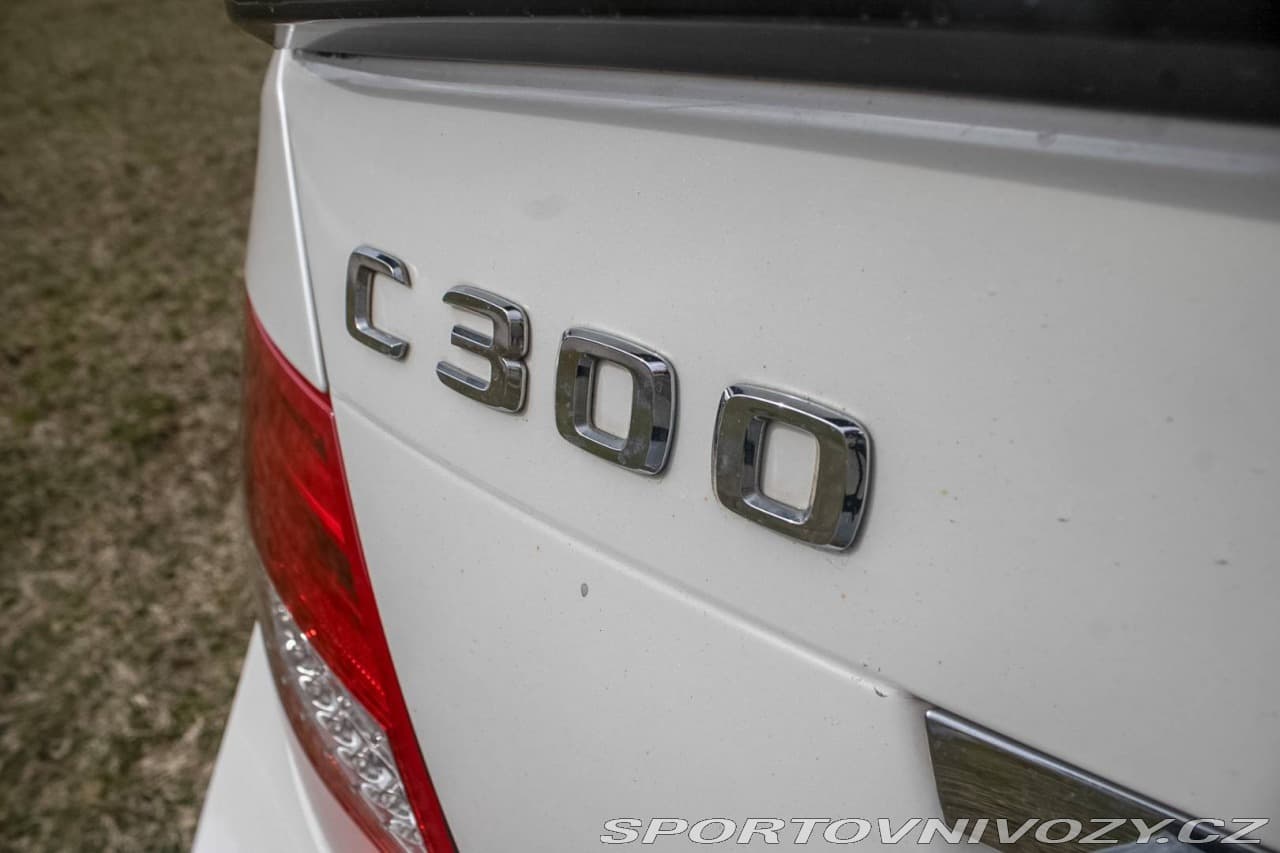 2011 Mercedes-Benz C-CLASS - 14