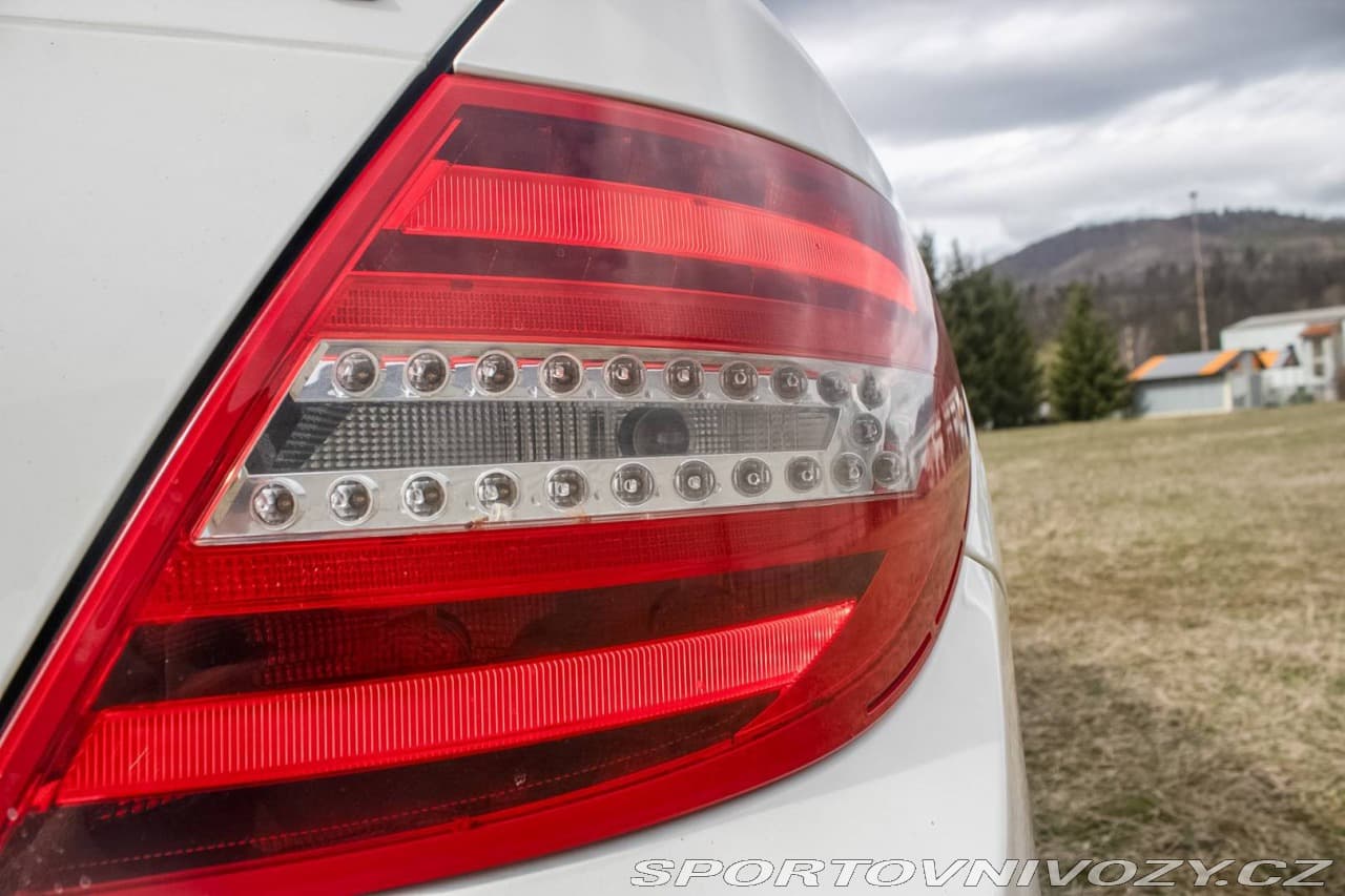 2011 Mercedes-Benz C-CLASS - 15