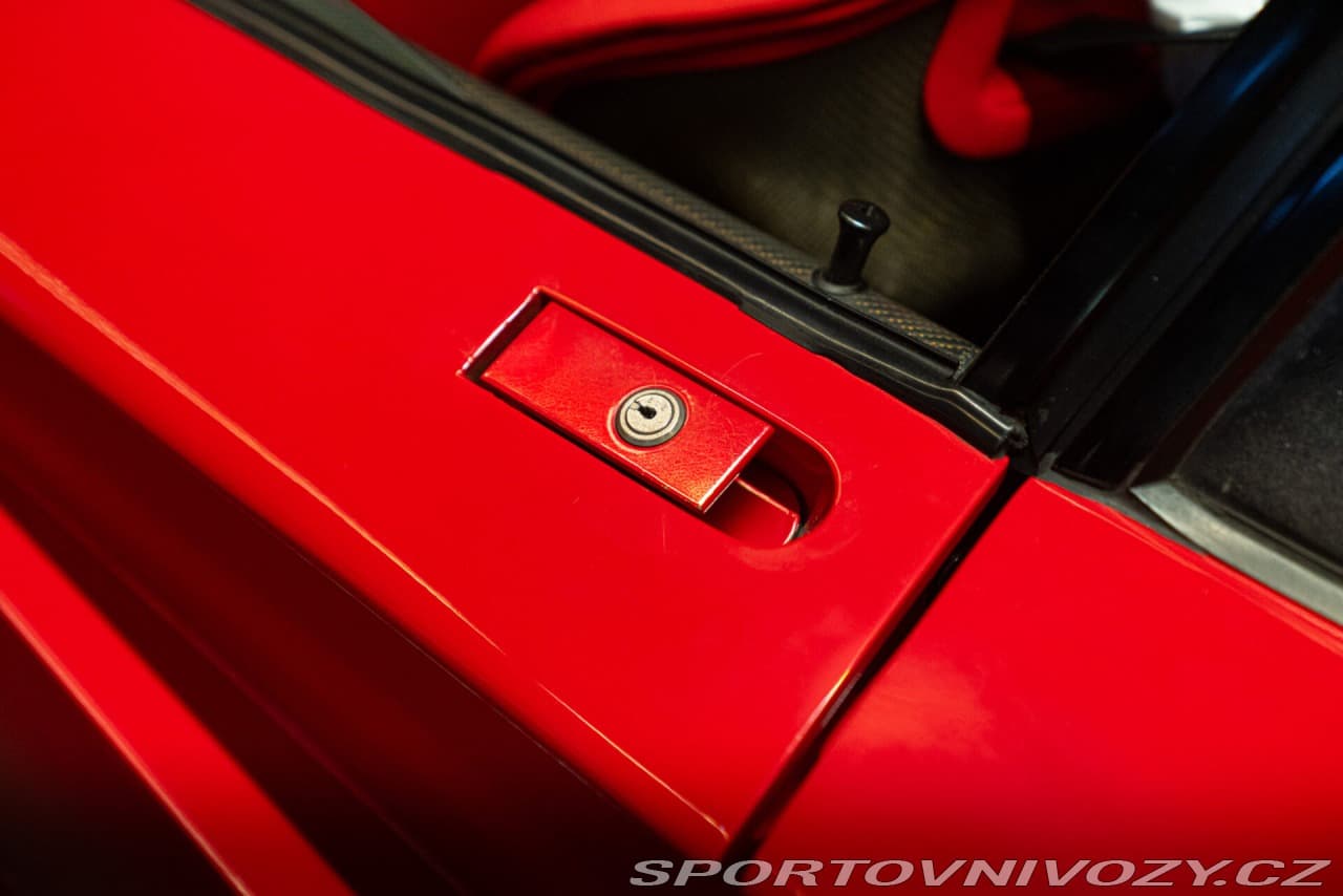 1991 Ferrari F40 - 12