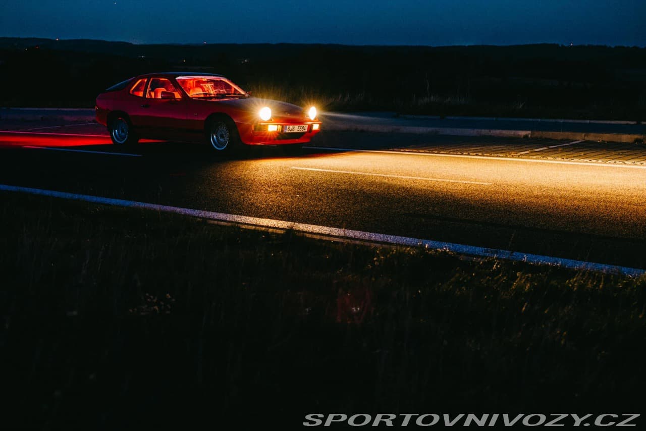 1985 Porsche 924 - 13