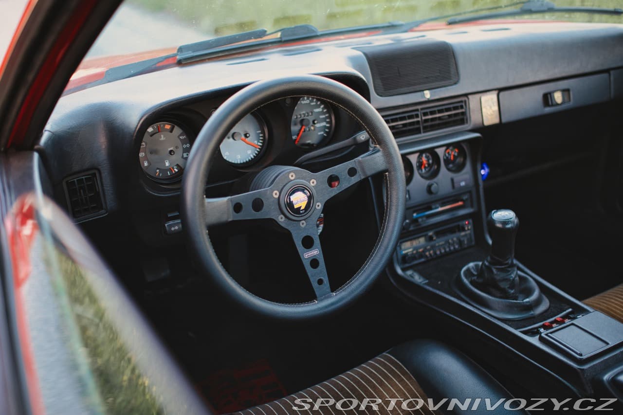 1985 Porsche 924 - 18
