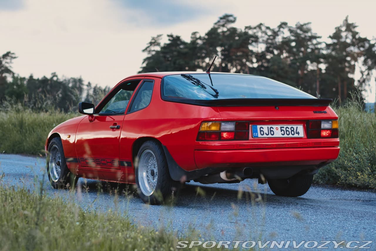 1985 Porsche 924 - 19