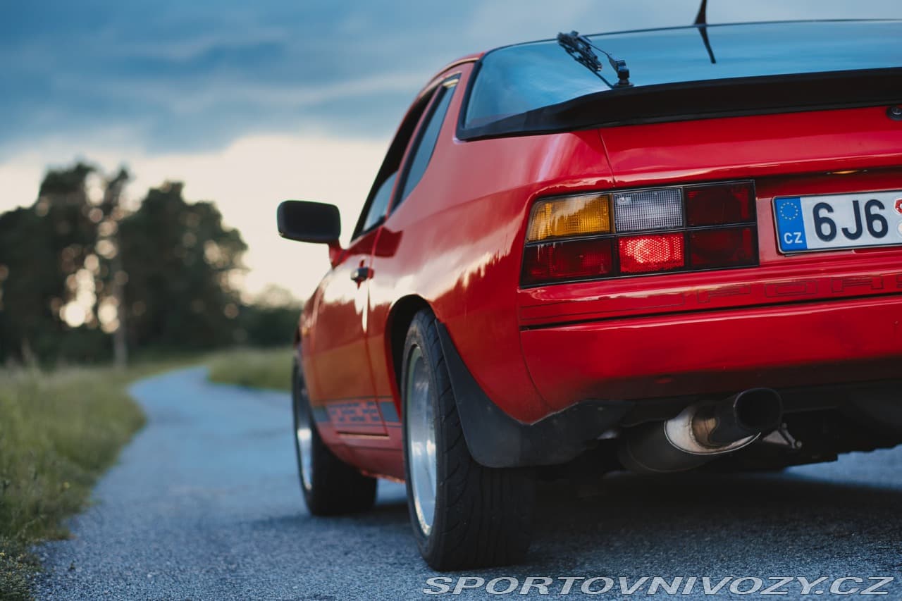 1985 Porsche 924 - 20