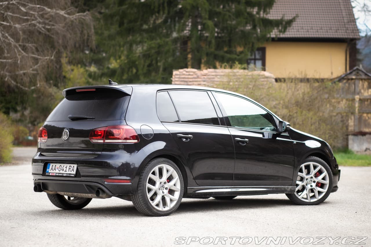 2011 Volkswagen GOLF - 11