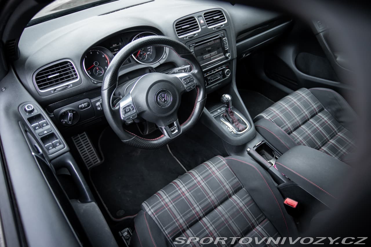 2011 Volkswagen GOLF - 14