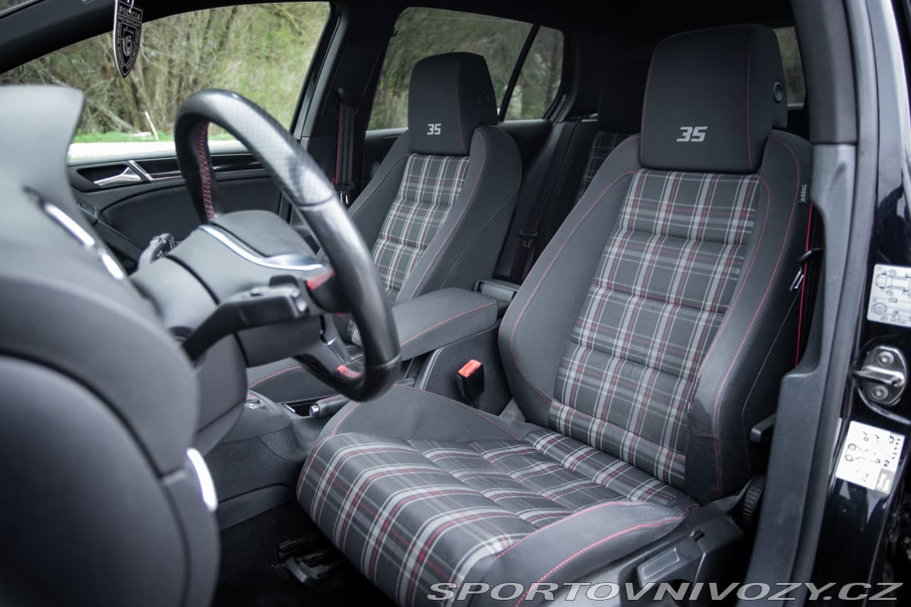 2011 Volkswagen GOLF - 15