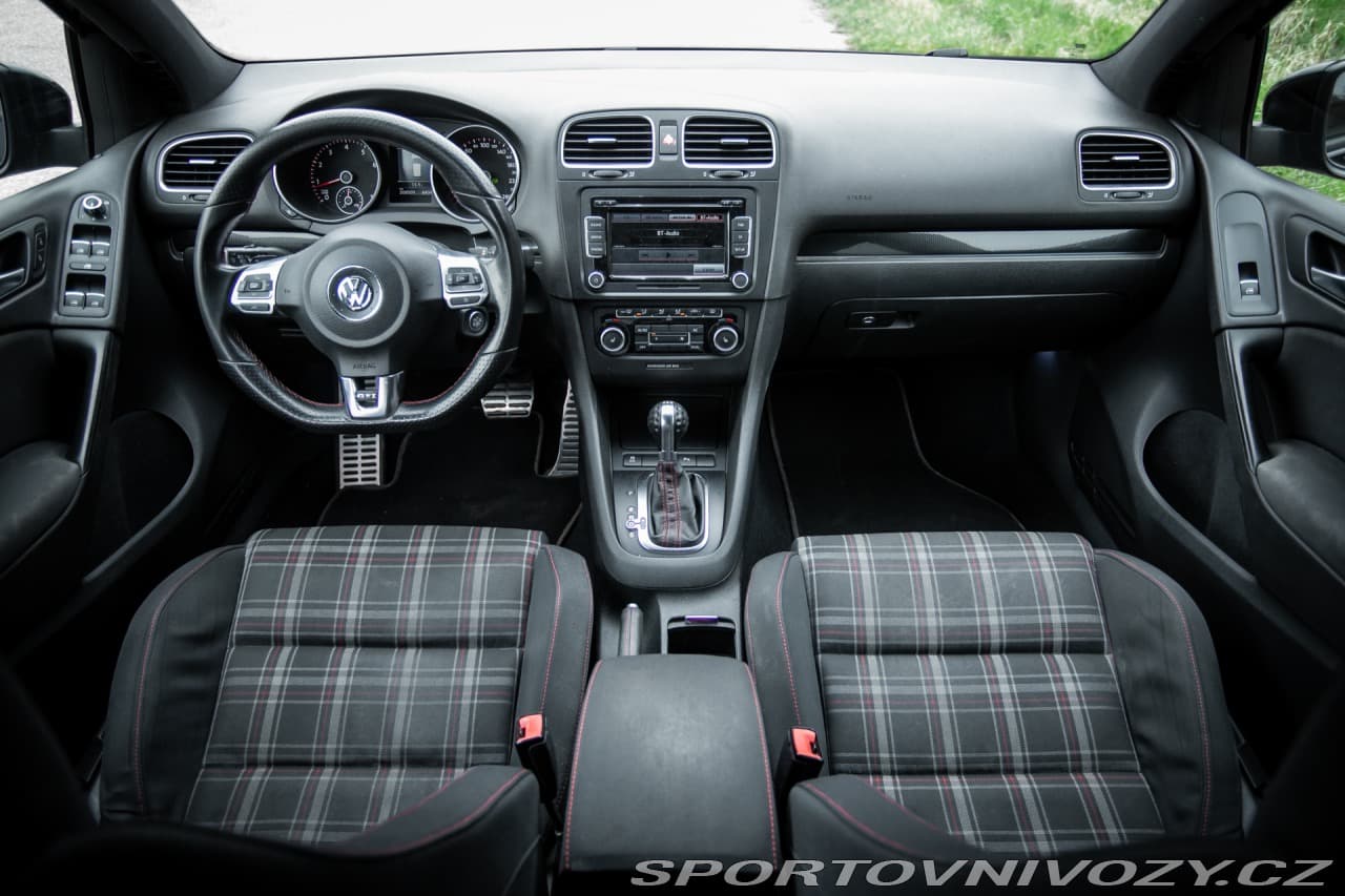 2011 Volkswagen GOLF - 16