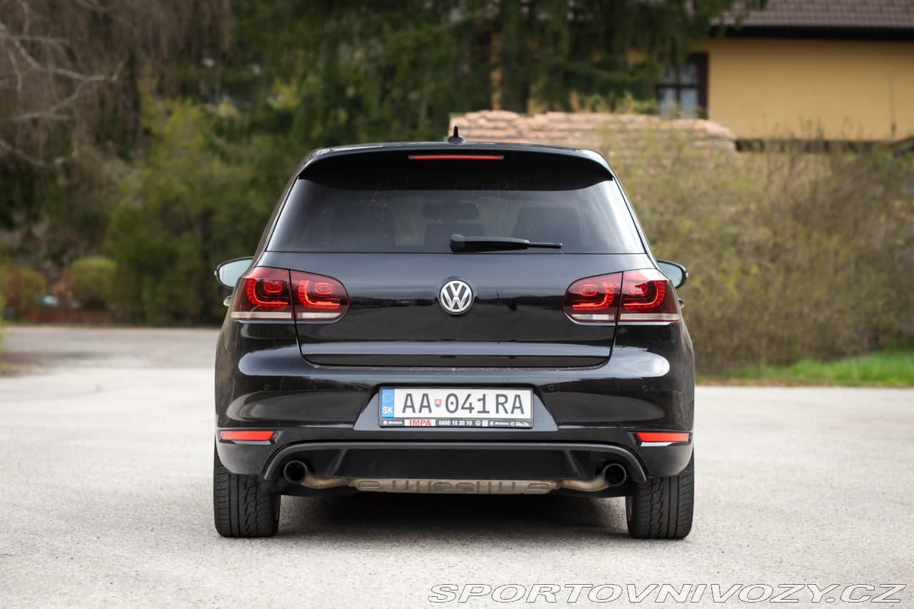 2011 Volkswagen GOLF - 9