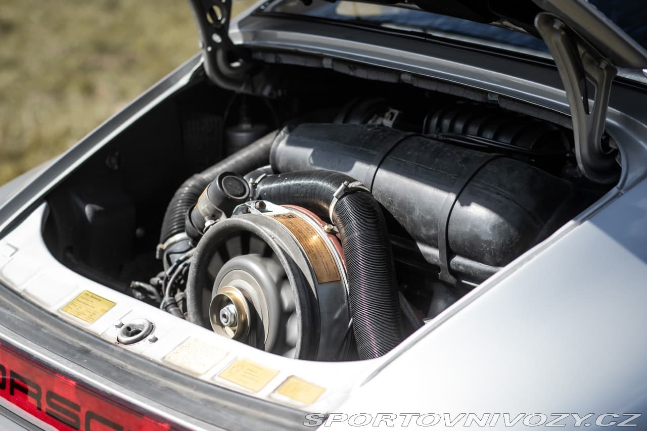 1977 Porsche 911 - 15