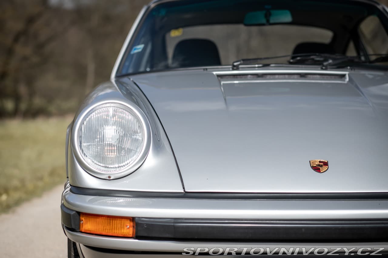 1977 Porsche 911 - 4
