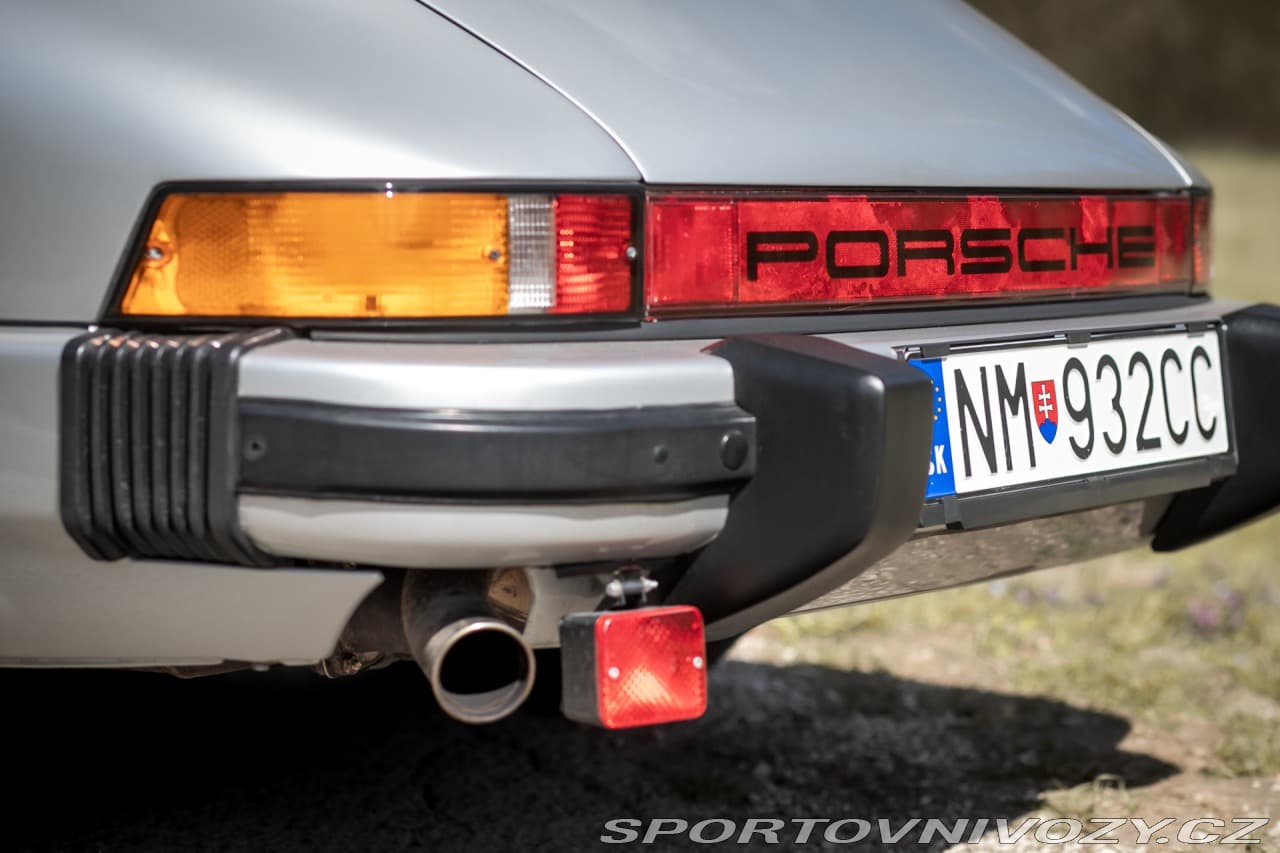 1977 Porsche 911 - 8