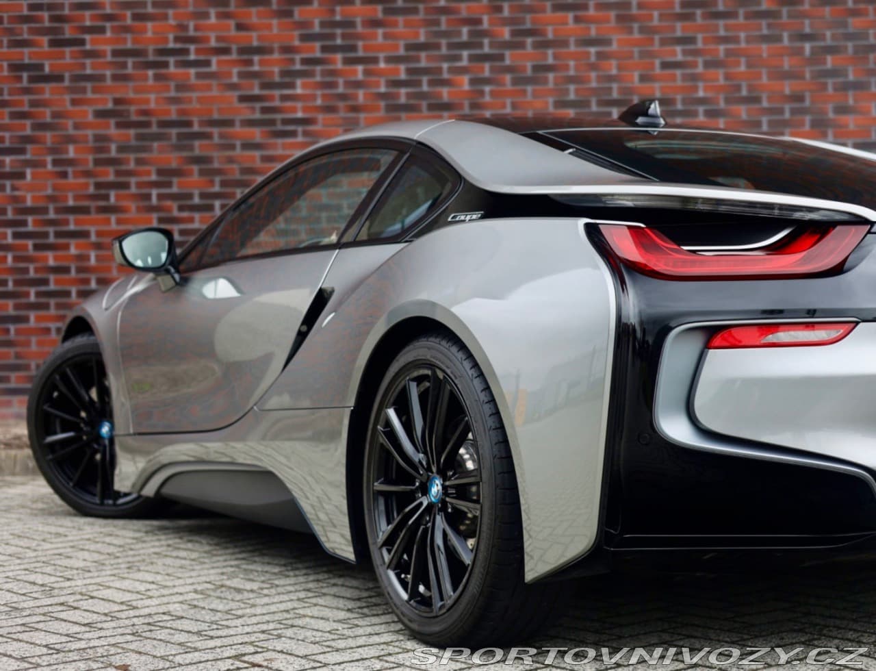 2018 BMW i8 - 4