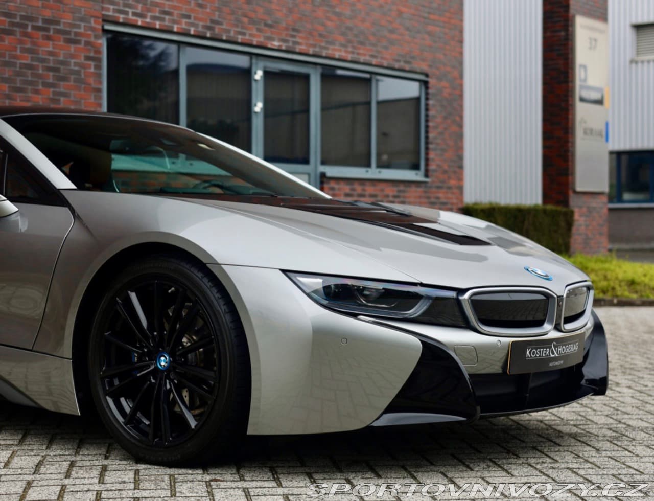 2018 BMW i8 - 5