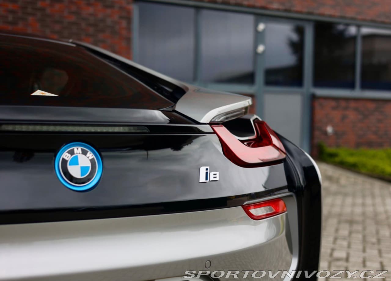 2018 BMW i8 - 8