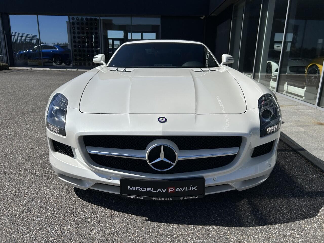 2012 Mercedes-Benz SLS - 2